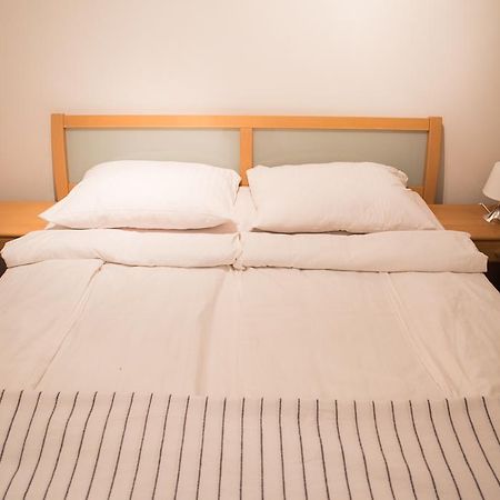 Anna Apartman Gyor Bagian luar foto